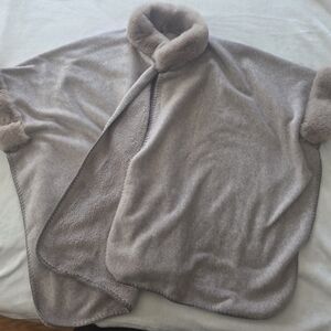 Cozy Gray ALPACA poncho  Cape NEW